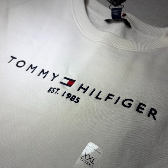 NWT Embroidered Tommy Logo Sweatshirt, Size XXL, White - Picture 1 of 9